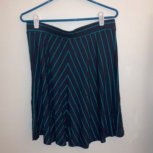 NWT The Black Dog navy/green ladies hull stripe skirt